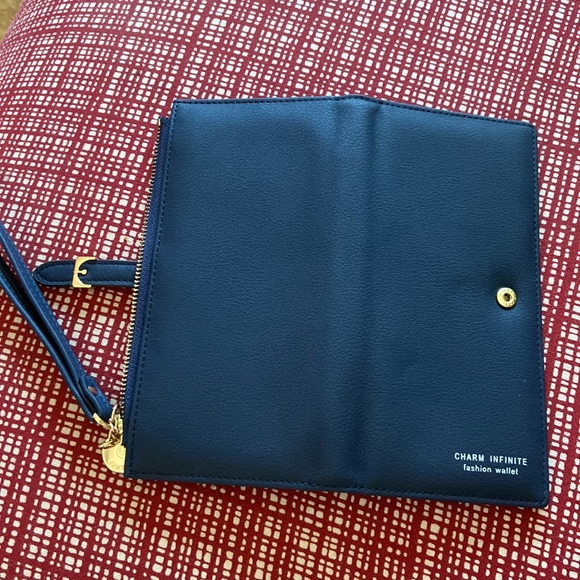 NWOT navy blue wallet wristlet - Picture 3 of 3